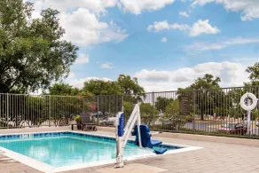 Comfort Suites - South Austin - Pool