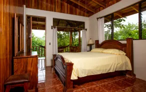 Hummingbird Hacienda - Rum