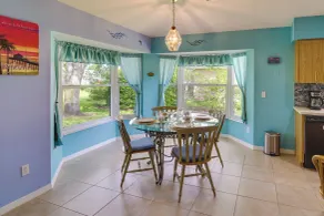 Pet-Friendly Sebastian Home: w/ Porch + Lake View! - Innvendig