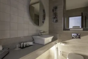 Clontarf Castle Hotel - Bathroom
