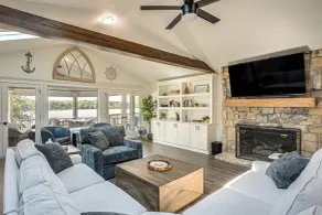 Waterfront Vacation Rental Near Louisville! - Interior