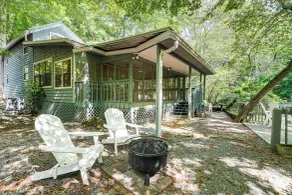 Cartecay River Retreat w/ Yard & Screened Porch! - Interior