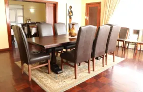 Kwazi Guest House - Lobby sitting area