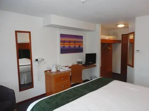 The Villa Express - Habitación
