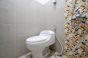Art Guesthouse Syariah Near Malioboro RedPartner - Bathroom