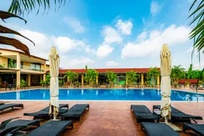 Crest Apartments & Suites - Pool