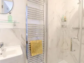 The Hollies - Bathroom