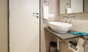 Treebo Elite Residency - 2 Kms From Railway Station - Bathroom