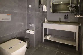 Wyndham Garden Cambasi - Bathroom