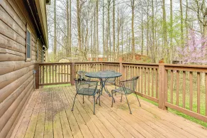 8 Mi to IU: Cabin w/ Reading Nook, Fire Pit & Yard - Interior