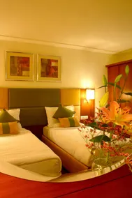 Hampshire Plaza - Room