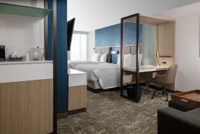 SpringHill Suites Kansas City Airport - Room
