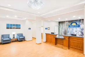 Days Inn by Wyndham Watertown Fort Drum - Hall