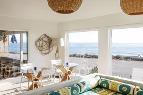 Cambria Beach Lodge - Coin salon dans le hall