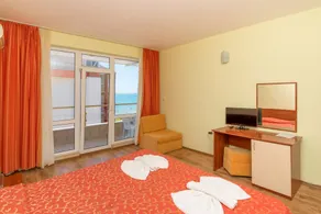 Iris Beach Hotel - Zimmer
