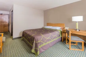Super 8 by Wyndham St. Charles - Chambre