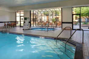 Courtyard Des Moines West/Clive - Piscine