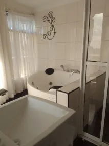 Myriad stays beachfront - Bathroom