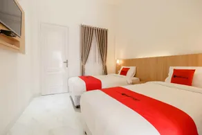 RedDoorz Plus Syariah @ Jalan Dr Sutomo Padang - Room