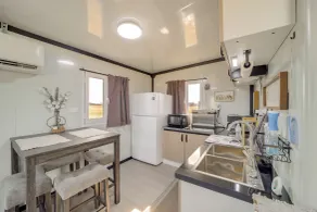 Hunt, Fish & Explore! Tiny Home Near Oologah WMA - Interiör