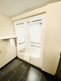 Quality Inn & Suites Towanda - Badezimmer