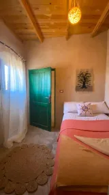 Marcelia Eco-Village Front Lake View - Room