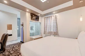 Comfeeni Inn and Suites - Chambre