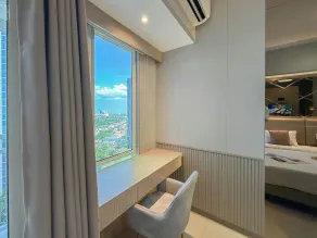 Luxurious Studio Room at Orchard Supermall Mansion Apartment By Travelio - Room