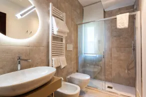 Hotel Petit Palais - Bathroom