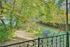 Ferndale Apartment w/ Yard - Near the Detroit Zoo! - Interior