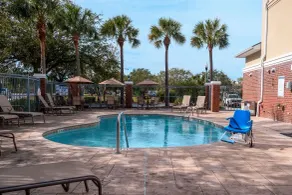 Comfort Inn & Suites Patriots Point - Piscine