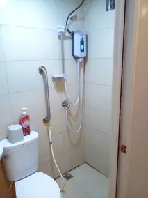 Makati One Poblacion Hotel - Salle de bain