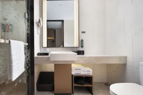 Hampton by Hilton Jiujiang Changhong Avenue - Bathroom