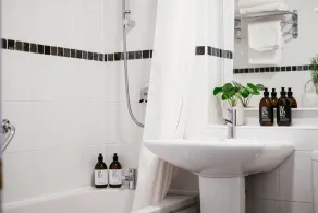 Ty Afon - River House - Bathroom