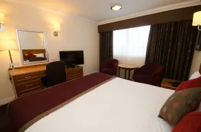 The Aberdeen Altens Hotel - Chambre