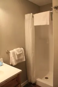 Strictly Moose Luxury Vacation Suites - Salle de bain
