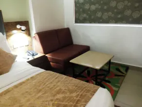 Five Clover Monastery Road - Habitación