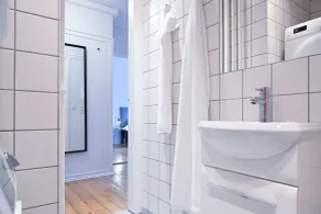 Newly-renovated 2-bedroom Apartment in Charlottenlund - Badrum