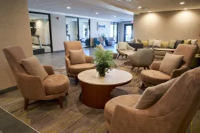 Courtyard by Marriott Bentonville - Lobby