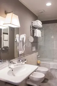 Hotel Rapallo - Bathroom