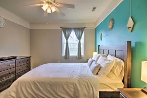 4 Mi to Ocean: Lewes Beach Condo w/ Screened Porch - Interior