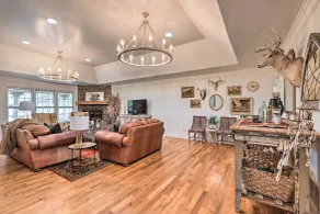 Charming Retreat on 80-acre Willow Rock Ranch! - Interiør