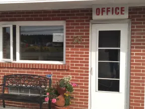 Algoma Motel - Interior entrance