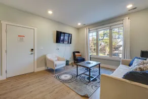 Walk to Front St! Traverse City Condo Near Skiing - Interiør