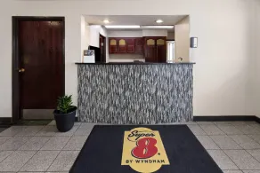 Super 8 by Wyndham South Boston VA - Lobby