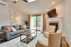 Oakland Vacation Rental < 1 Mi to Deep Creek Lake! - Innvendig