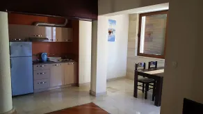 Sunny Boulevard Budva - Essbereich im Zimmer