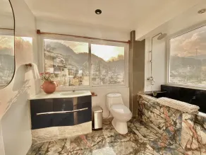 Monaco - Bathroom