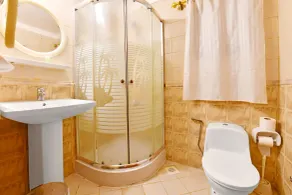 OYO 125 Moon Plaza Hotel - Bathroom
