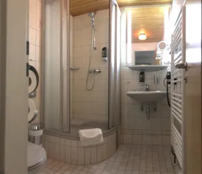 Hotel Zur Sonne - Bathroom